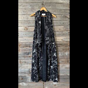 NWT Olivia Palermo Chelsea28 Black & White Floral Sketch Duster Vest - Size S